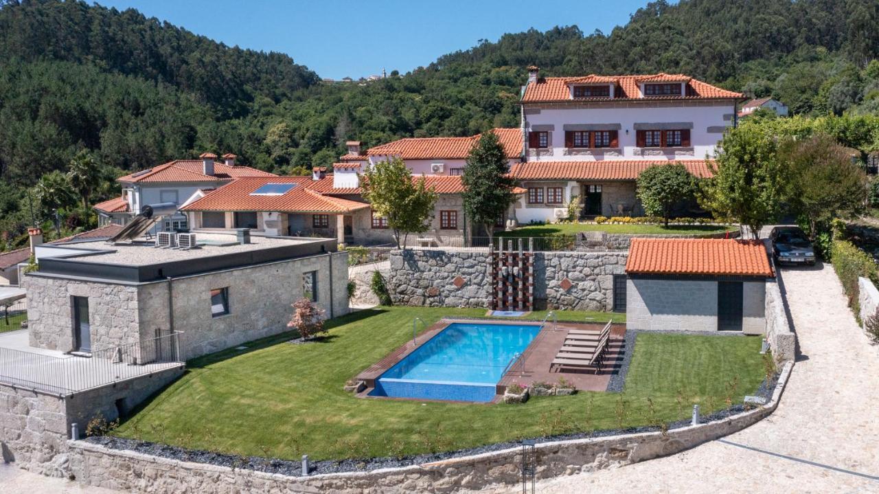 Casas De Tourim *